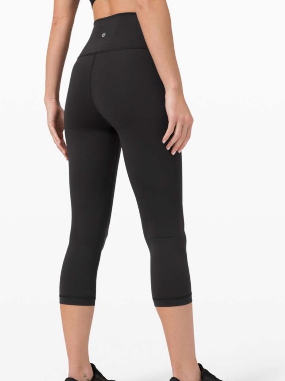 Lululemon Wunder Train High-Rise Crop 21" Black
Size 10